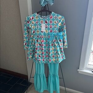 Pete + Lucy Colorful Owl Print Outfit with Polka Dot Bell Bottom Pants
Size 6x
